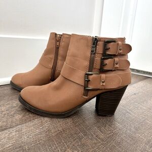 Women’s Cathy Jean Booties Tan 3 Buckle - Size 7.5